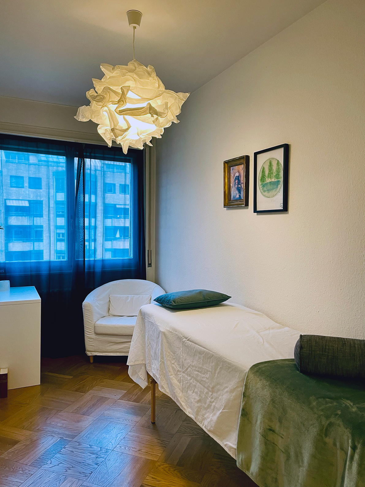 Photo du cabinet de soins énergétiques de Clarisse à Genève